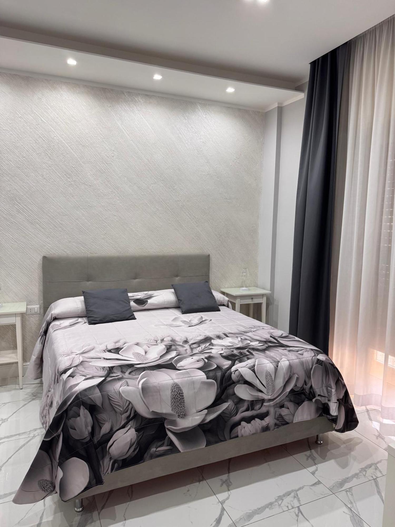 Lady Mary'S Luxury Suites Nápoles Exterior foto
